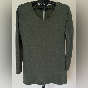 Yidarton Moss Green Long Sleeve V-Neck Tunic | Size M